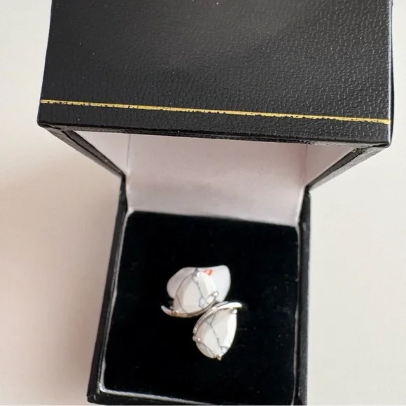 Bomb Party To Have & Hold Ring RG13258 Howlite Magnesite Rhodium Plating - Picture 4 of 8